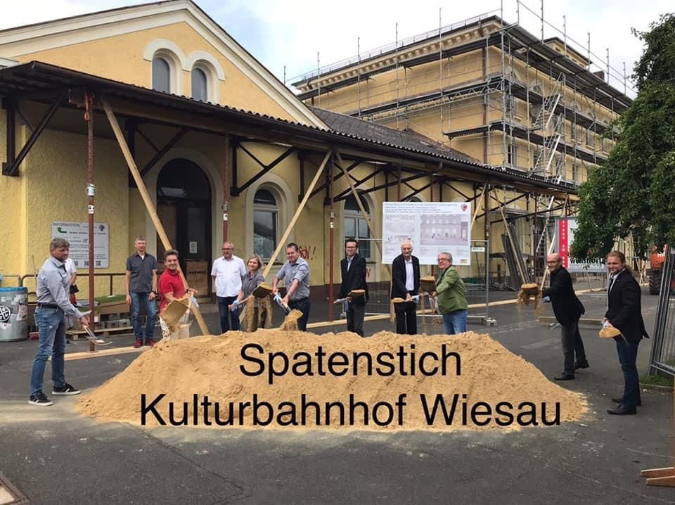Spatenstich zur Sanierung des Bahnhofs Wiesau